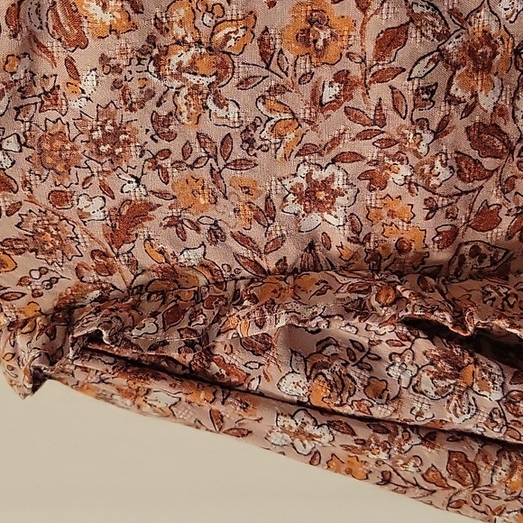 Peasant style Top by Universal Thread - Picture 7 of 10